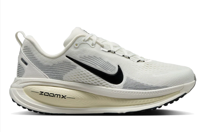 Nike Vomero 18 Men's Running Shoes | White & Black