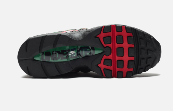 UNDEFEATED x Nike Air Max SP Sneakers – Black / Metallic Silver
